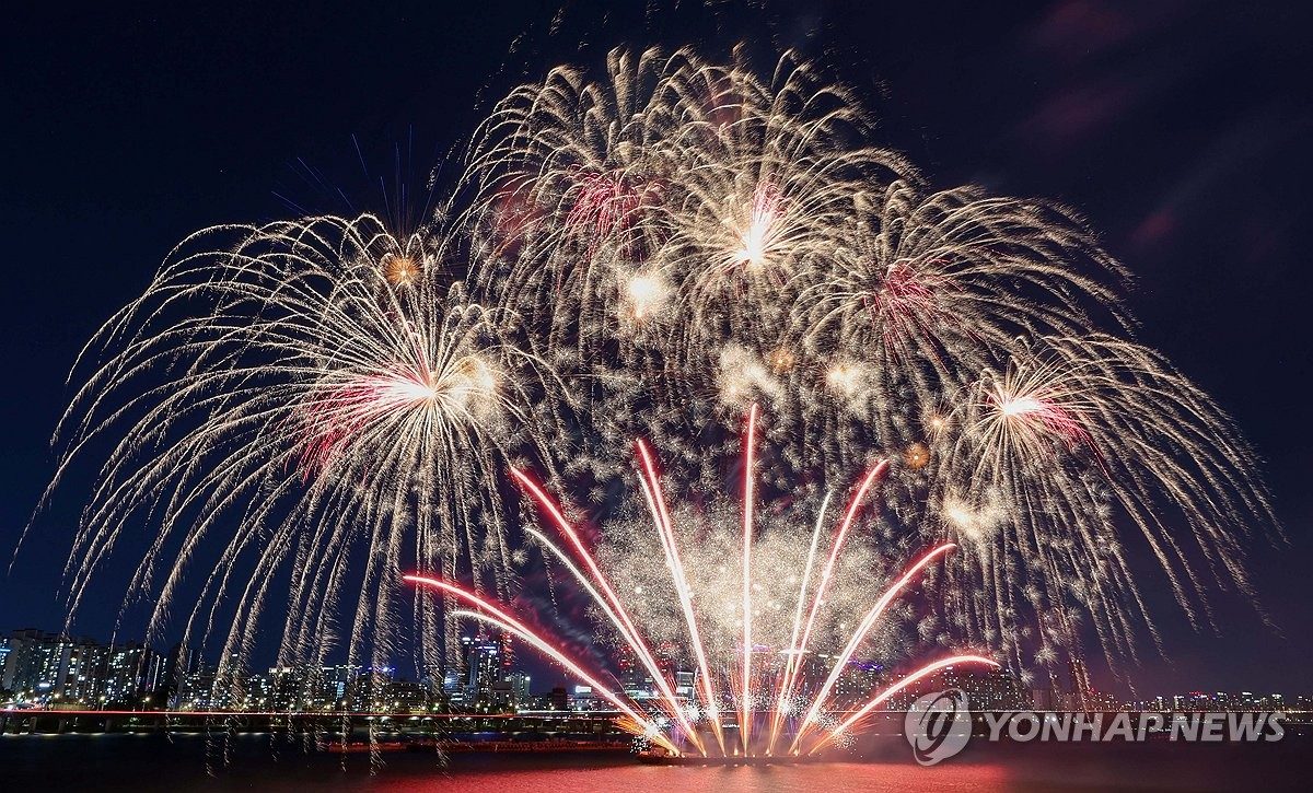경찰, 불꽃축제 현장 안전관리…교통 통제·암표거래 단속도