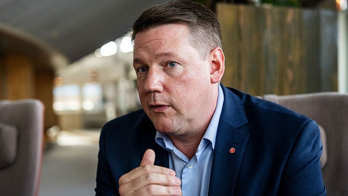 Politikerna reagerar på misshandeln: ”Angrepp mot demokratin”