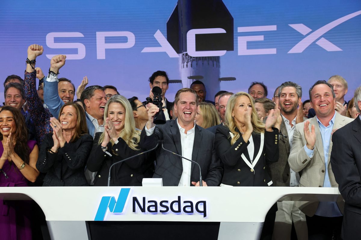 SpaceX signs another AI computing deal, with $100 billion in ARR 'on track,' CFO says
