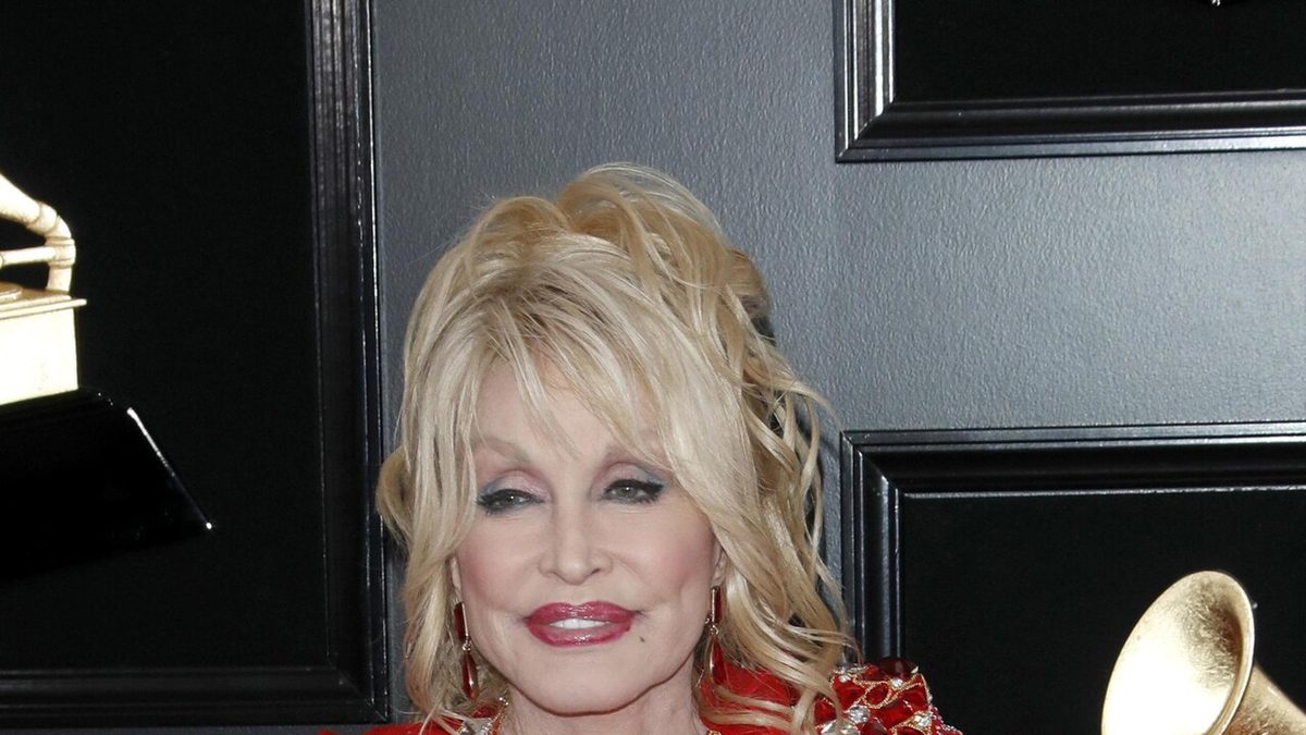 L'aeroporto di Nashville sarà ribattezzato in omaggio a Dolly Parton
