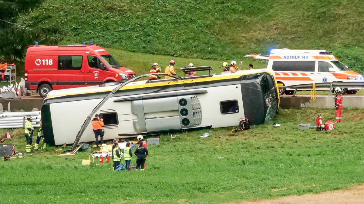 Police say 5 dead, 40 injured in tour bus crash in eastern Switzerland