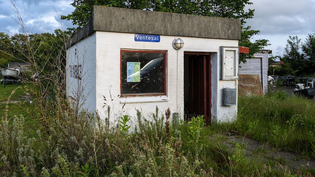 Busskuret er forladt, men bliver snart fuld af kunst. Det må bare ikke være 'stødende, krænkende eller politisk agitere…