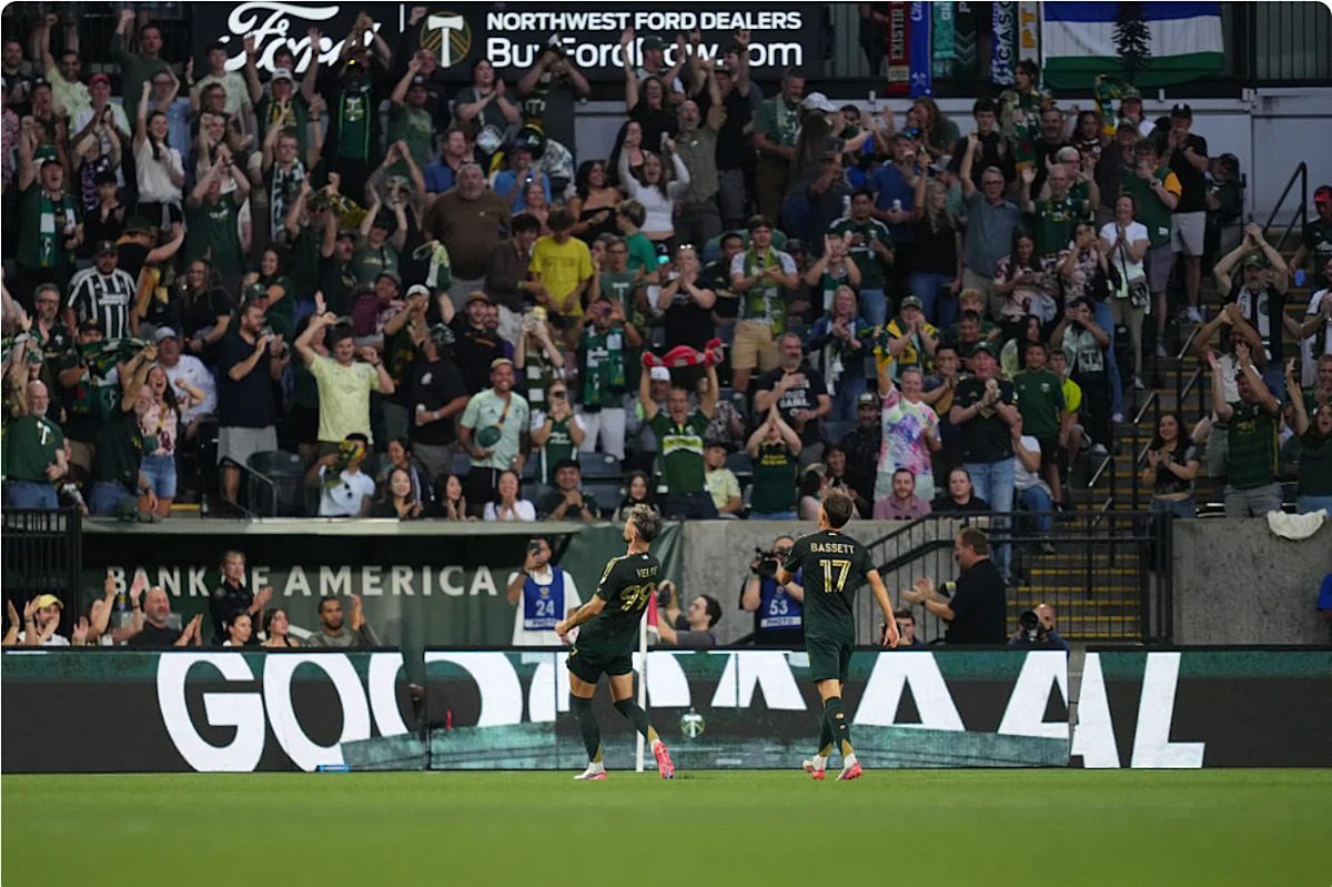 🎥 Janssen delivers heroic performance to save new club Portland 🎩