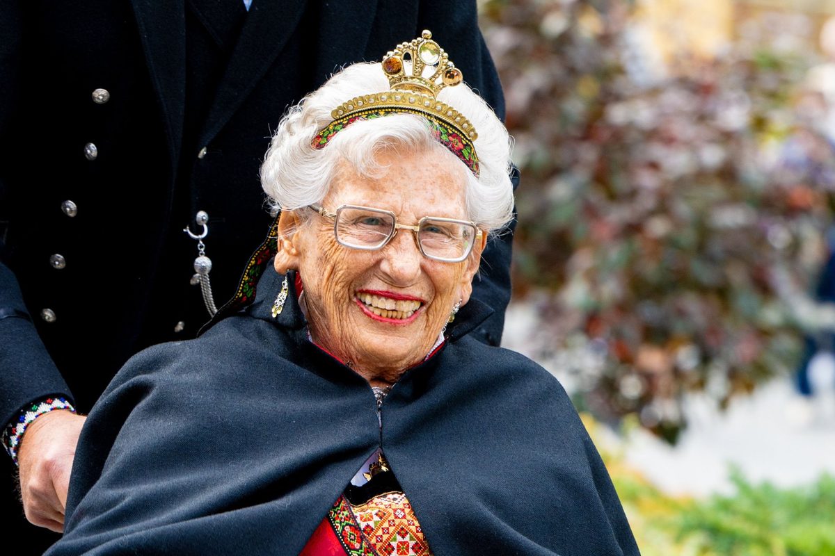 Noorse prinses Astrid (94) twee dagen na uitvaart broer Harald overleden