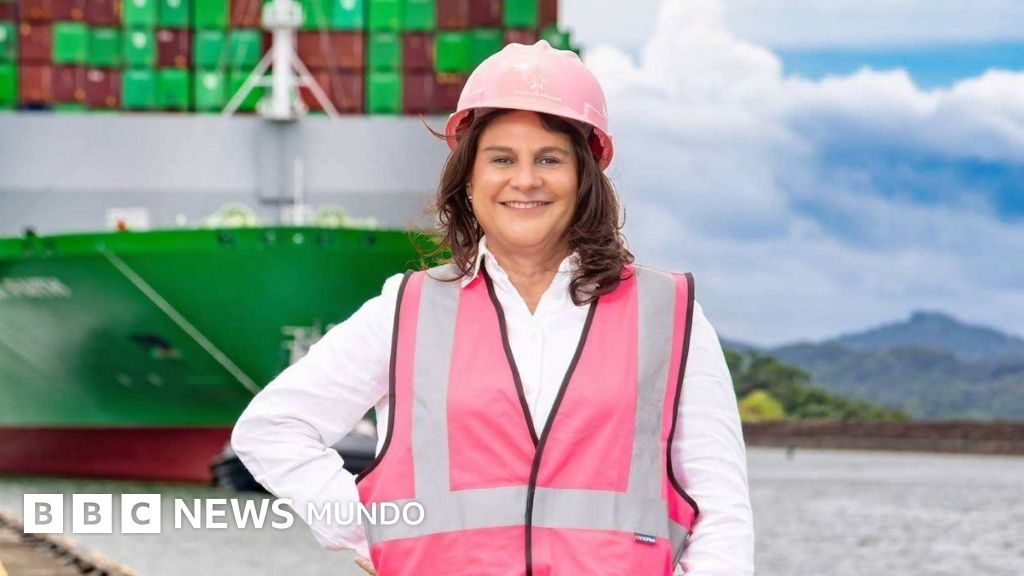 Quién es la ingeniera Ilya Espino de Marotta, la primera mujer en dirigir el Canal de Panamá (y por qué suele usar un c…
