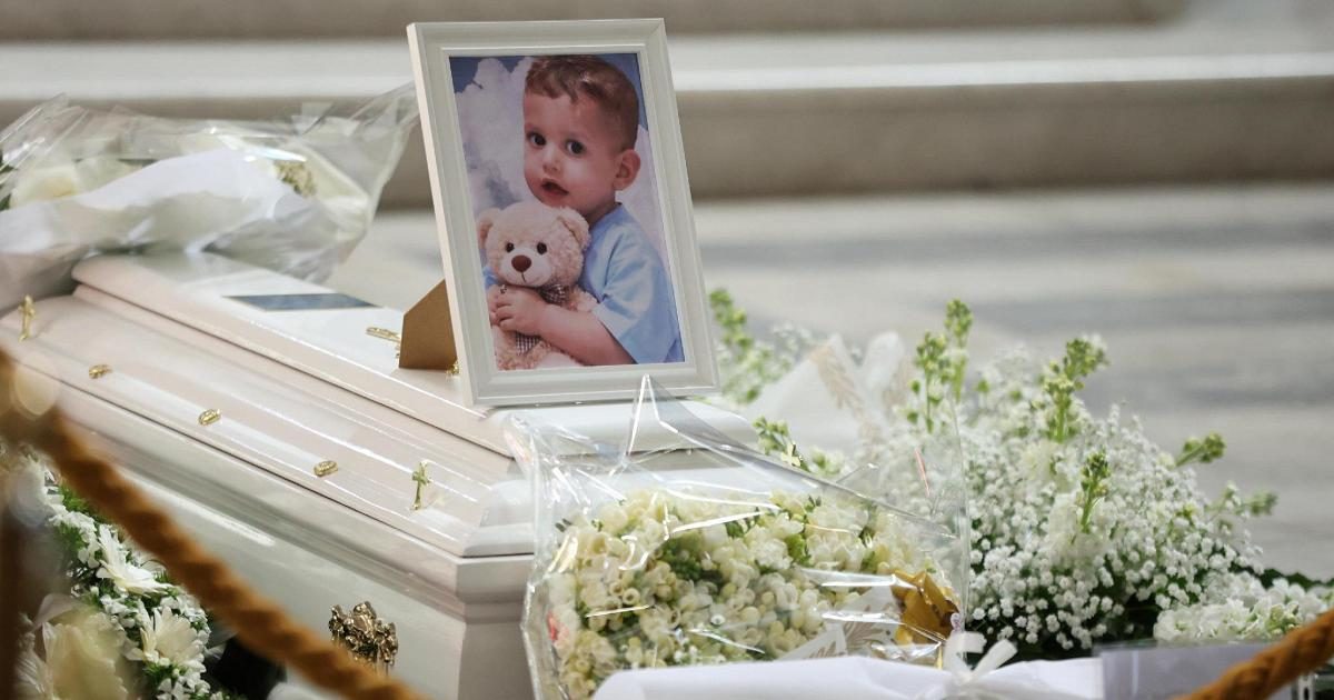 Periti: "Un cuore artificiale avrebbe salvato Domenico". Ma il primario scagionato per l'intervento