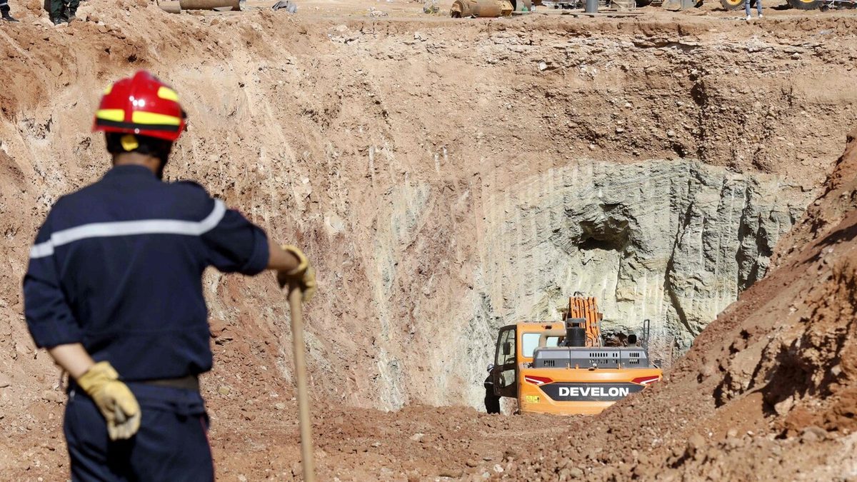 È morto il bimbo caduto in un pozzo profondo 80 metri in Algeria