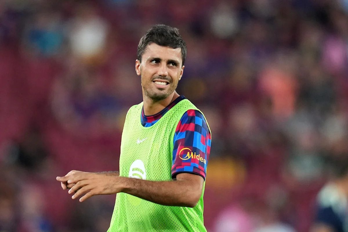 Barcelona coach sees new signing as a boon to the team; will not rush his integration