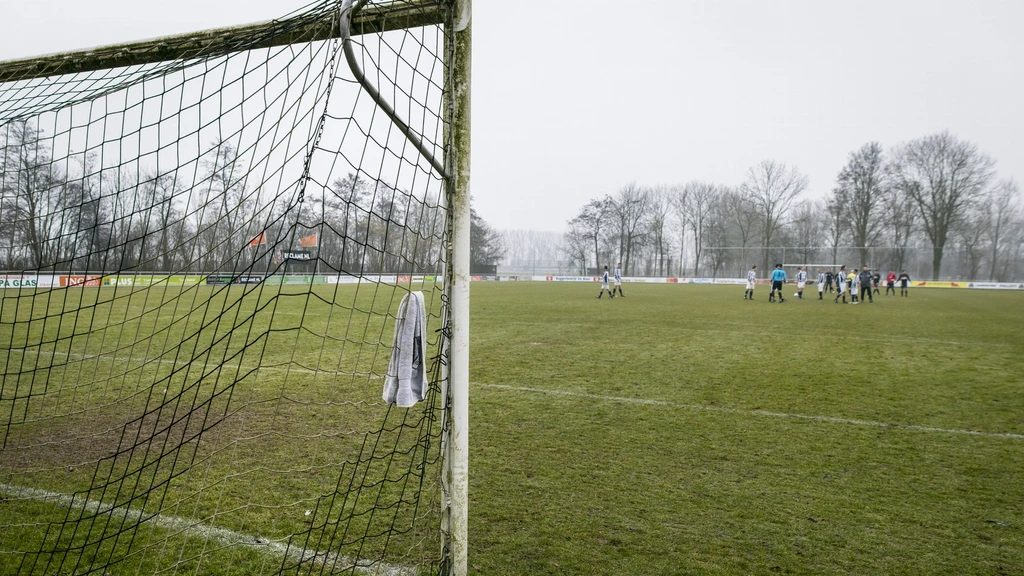 Voetbalclubs vormen afgeschermde competities vanwege agressie op de velden