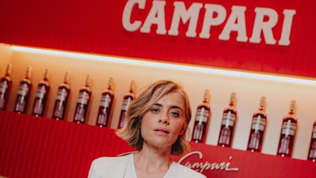 Greta Scarano, l’incontro troppo breve con George Clooney, la foto con Cannavacciuolo e la politica sul red carpet
