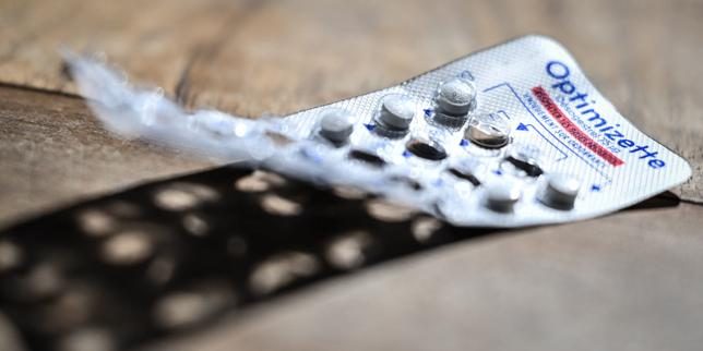 Appel à témoignages : vous prenez la pilule, et vous envisagez de changer de contraception, racontez-nous…