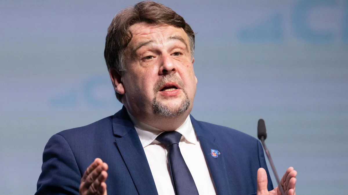 Newsblog zur Bundespolitik: CDU-Arbeitnehmerflügel: Merz führt die falschen Debatten