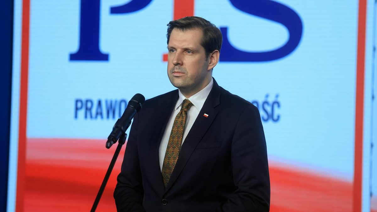 Posłanka PiS szczekała w Sejmie. Wiceprezes PiS Tobiasz Bocheński przeprasza