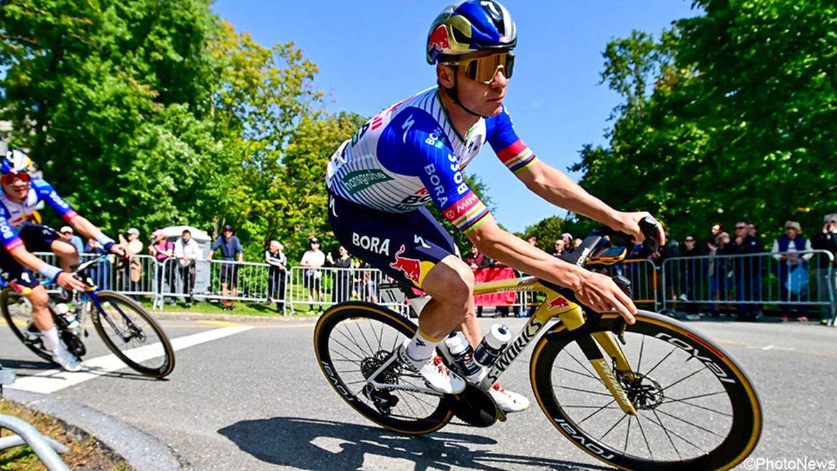 "Hij zei me dat hij zich niet top voelde": hoe afwachtende Remco Evenepoel groeide en op het vlakke de tegenstand versm…