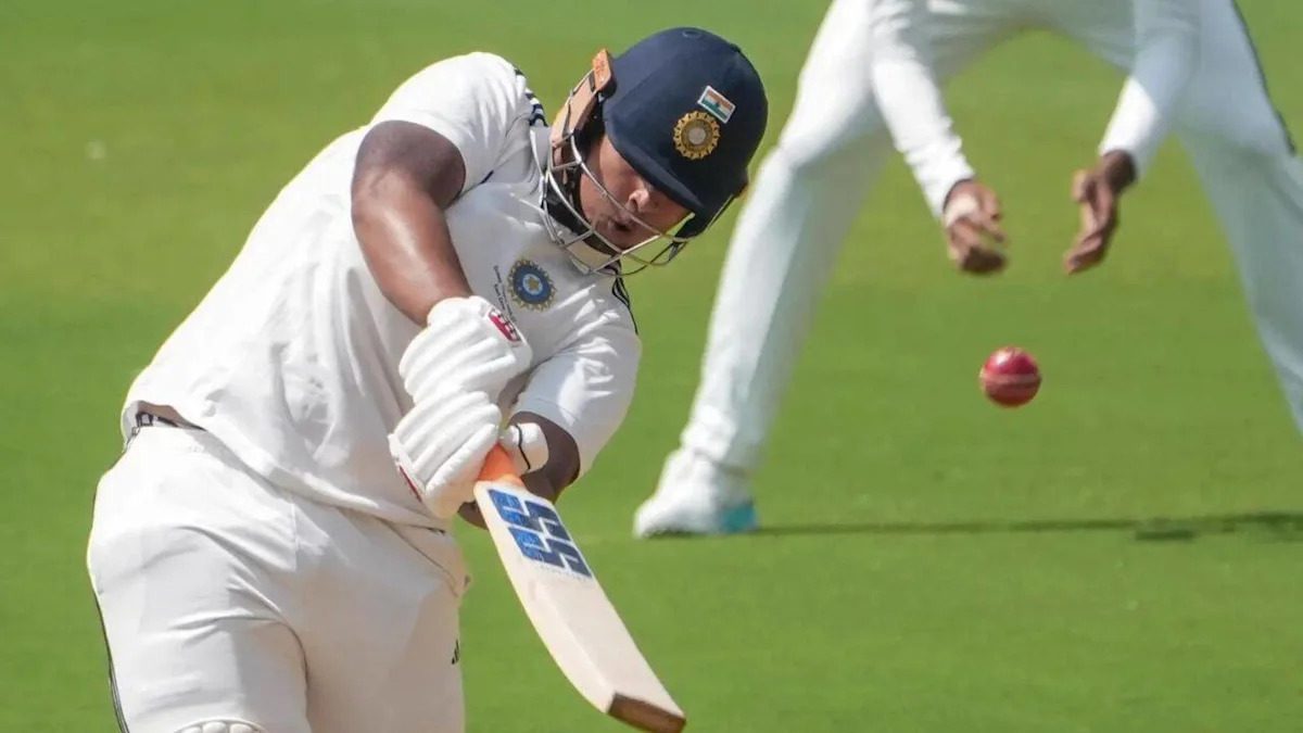 4, 6, 4! Vaibhav Sooryavanshi takes on Mohammed Siraj, lights up Chepauk in Duleep Trophy final - Watch
