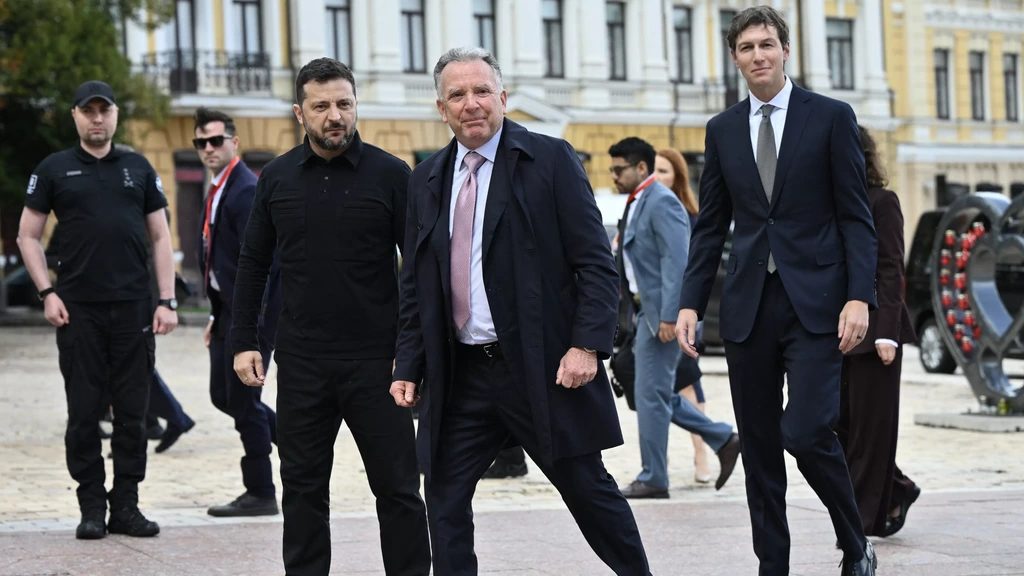 President Zelensky ontvangt Witkoff en Kushner in Kyiv terwijl aanvallen doorgaan