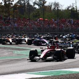 Live F1 | Rode vlag na harde crash Leclerc, Verstappen naar plek drie in GP Italië