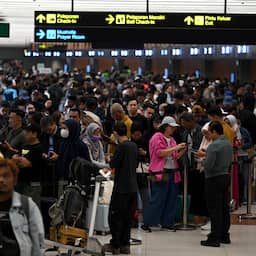 Vulkaanuitbarsting legt vliegverkeer Indonesië plat, 150.000 passagiers gestrand