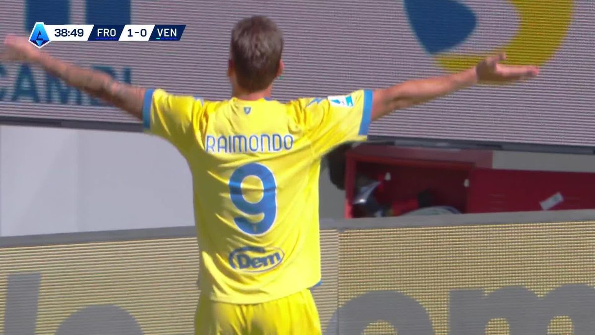 Antonio Raimondo med mål mot Venezia FC