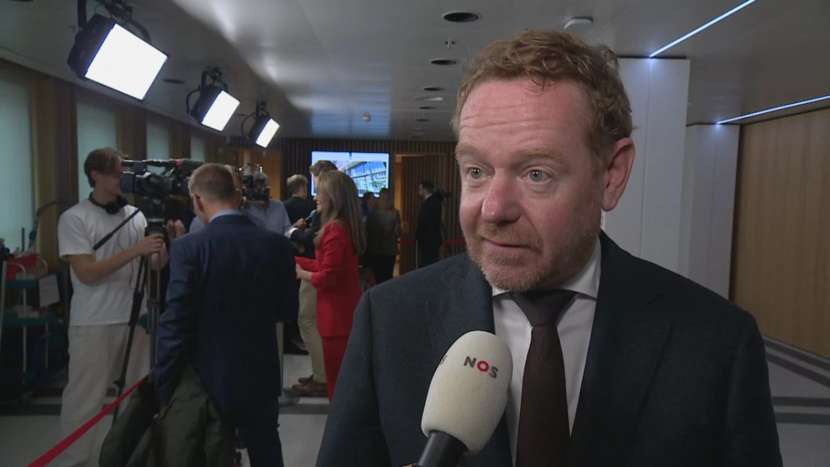 24/9 in Nieuwsuur: Moeilijkheden bij inreisverbod • Van Weel onder vuur