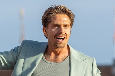 André Hazes koopt samen met oud-voetballers huis in Spanje: ‘Mama, I made it’