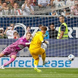 Keeper Koeman bezorgt Telstar met twee benutte penalty's punt tegen Cambuur