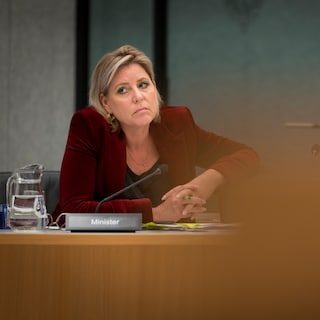 ‘Een bende’, ‘gepruts’ en ‘bagger’: in de Tweede Kamer heeft Ongehoord Nederland het nu ook bij radicaal-rechts verbruid