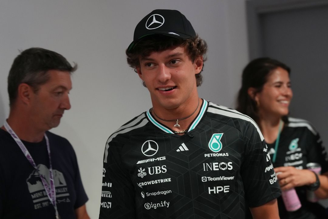VM-leder Kimi Antonelli med vill klatring – vant Formel 1-løpet i Monza