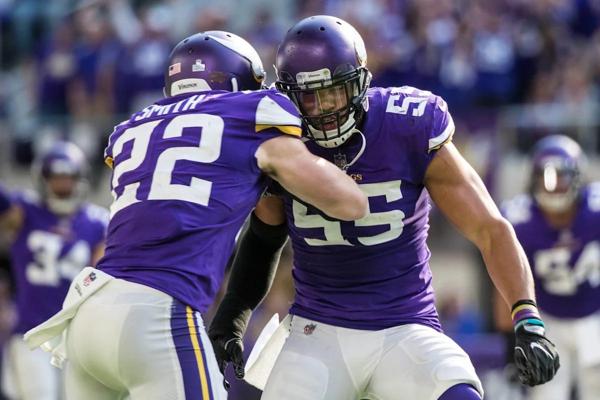 Anthony Barr to Harrison Smith haters: 'Shut up and pay your respects'