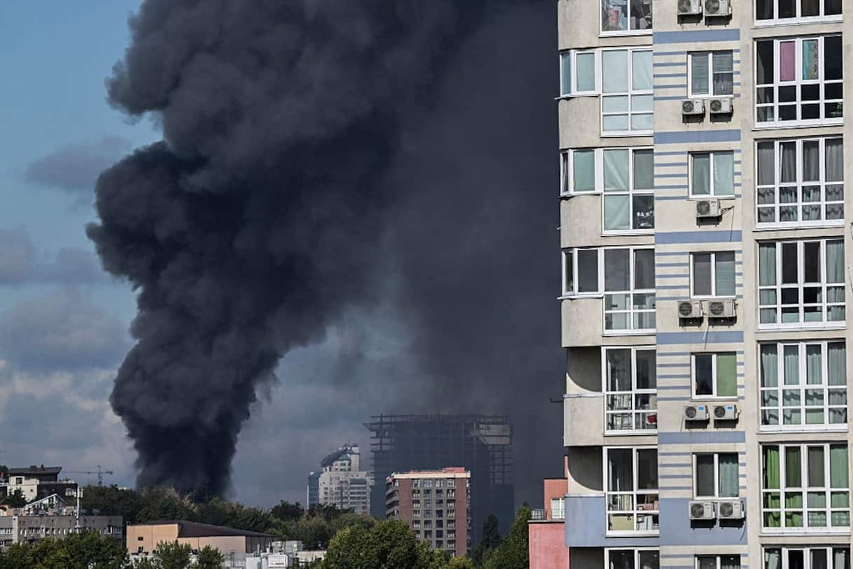 Guerra Ucraina, media: Russia pronta a raid dal mare su Italia. Raid su Kiev: morti. LIVE