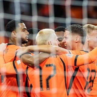 Oranje vol passie en met een wereldgoal in blessuretijd tegen Duitsers (1-1)