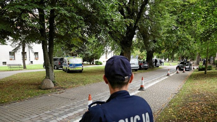En dræbt og fire såret ved knivangreb i kloster i Polen