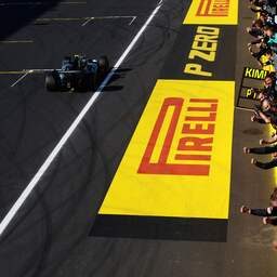 Live F1 | Verstappen blij met podiumplek, Antonelli kan zege niet bevatten