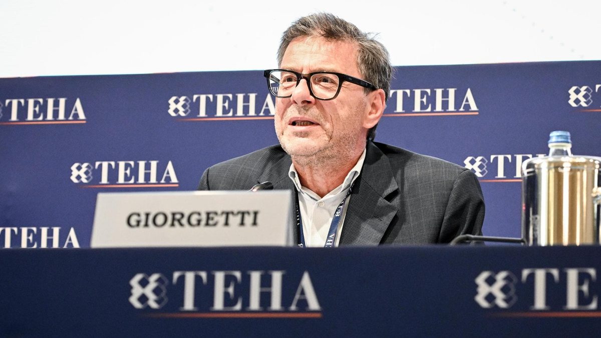Offerte Mps, Giorgetti si affida al mercato: “Siamo neutrali. La quota del Tesoro resta congelata”