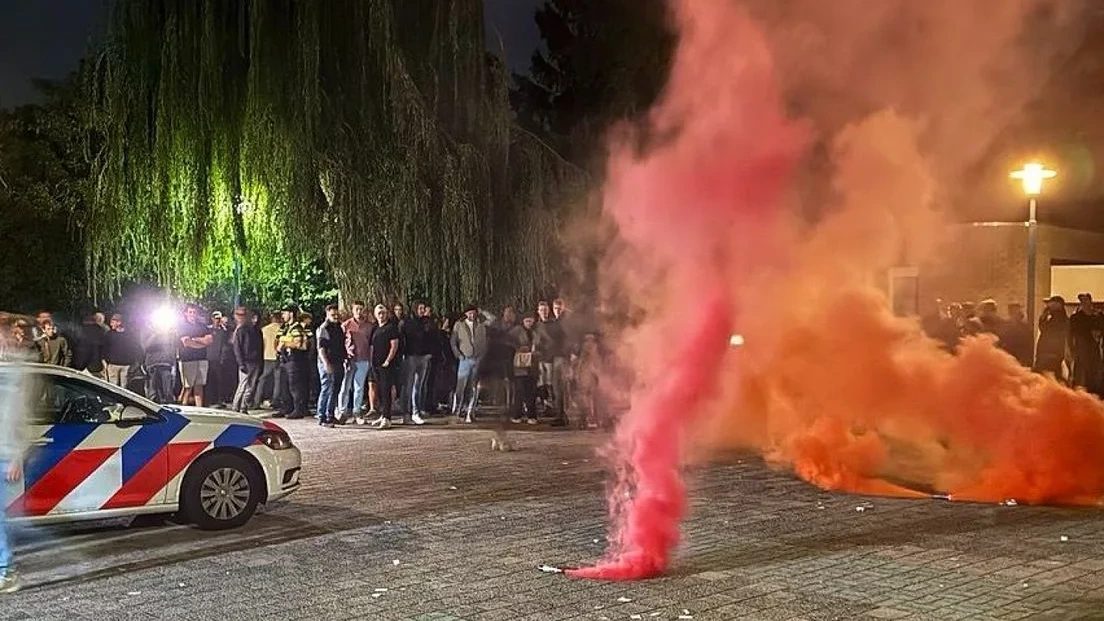 Politie maakt einde aan anti-azc-protest in Kesteren, meerdere aanhoudingen
