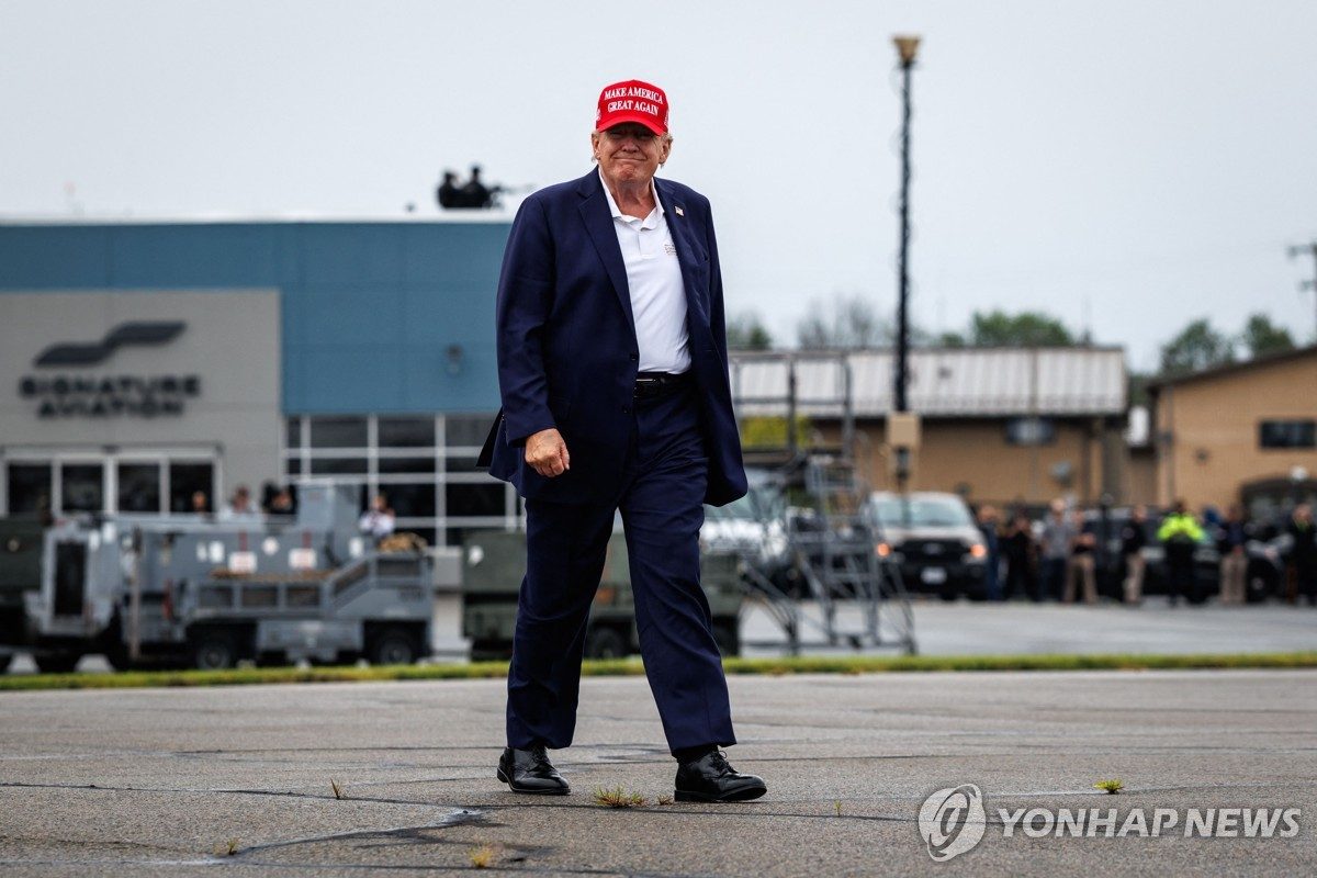 트럼프 "美-캐나다 달러 불균형"…관세 이어 환율 건드리나