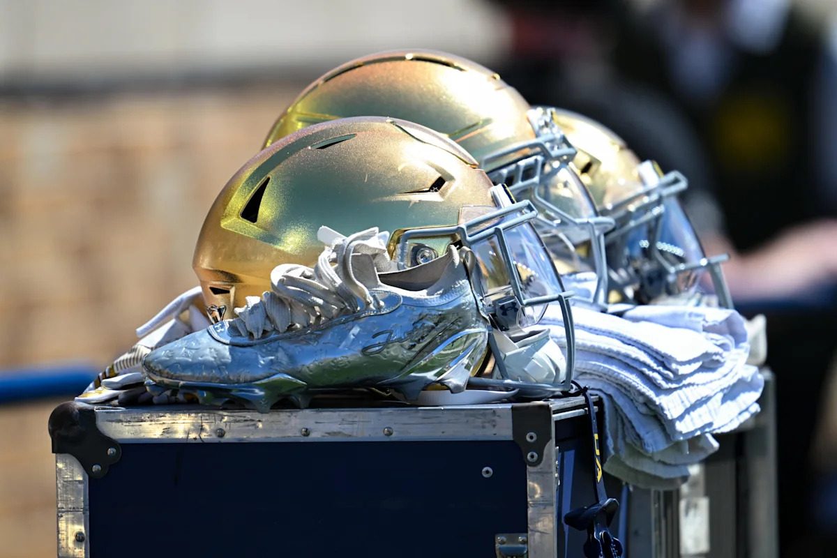 GAME THREAD: No. 4 Notre Dame Fighting Irish VS Wisconsin Badgers at Lambeau Field