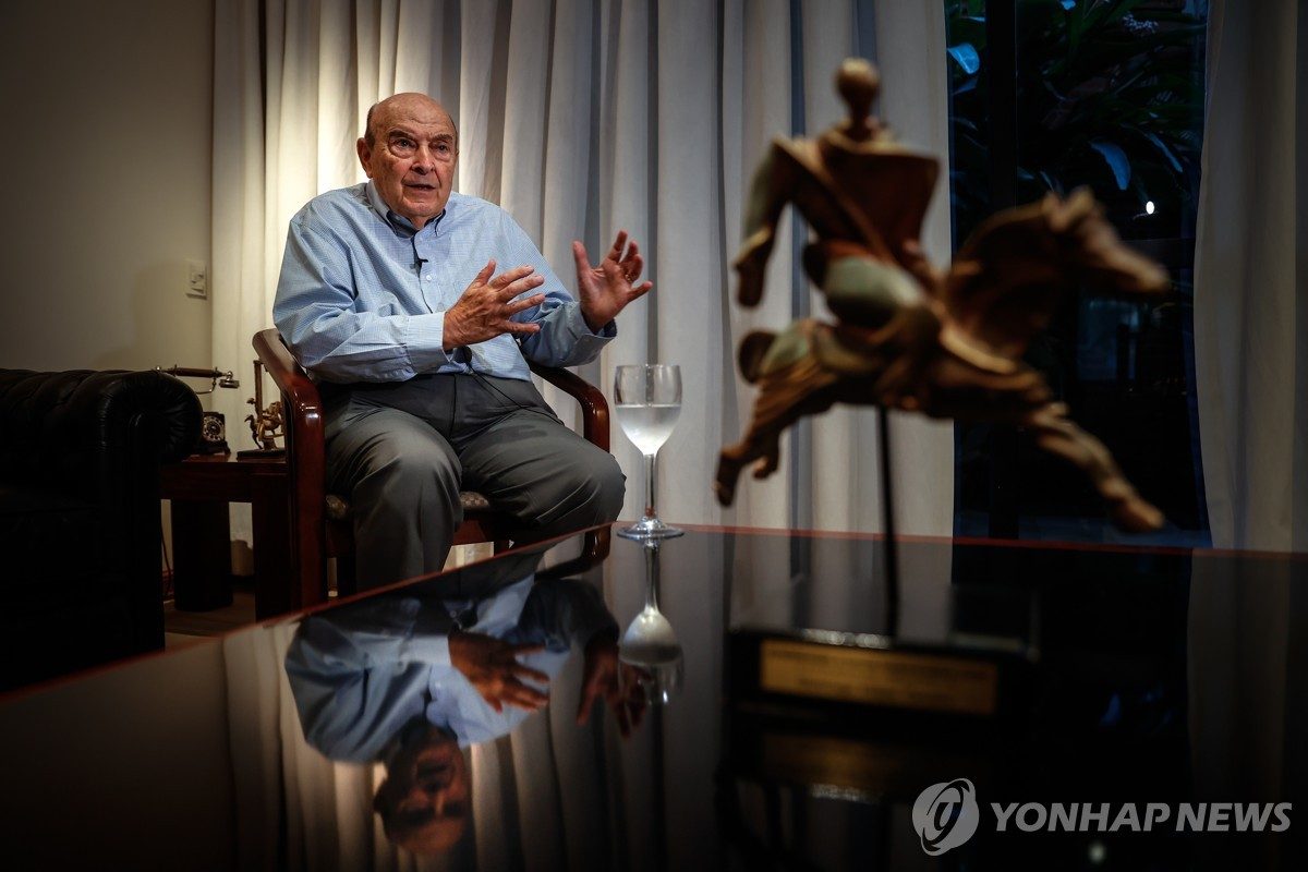 아르헨 전 경제장관 "인플레 낮추는 것보다 경제 회복이 중요"