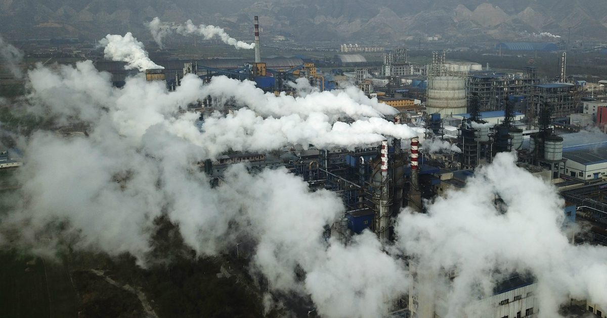 Decreto bollette: torna la carica contro l’Ets. E parte il trilogo sulle quote di CO2 da lasciare in riserva (per abbas…