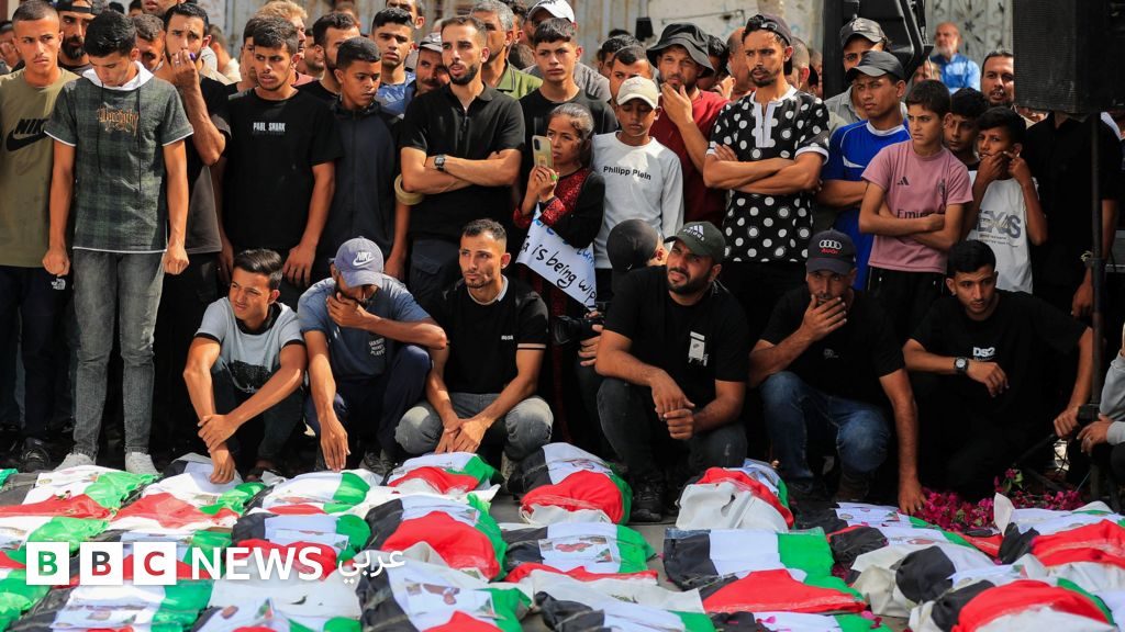 غزة تشيّع رفات أكثر من 100 فلسطيني انتشلوا من تحت الأنقاض