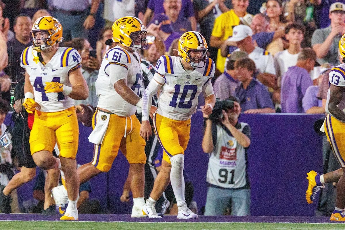 Sam Leavitt puts up big numbers in LSU football debut