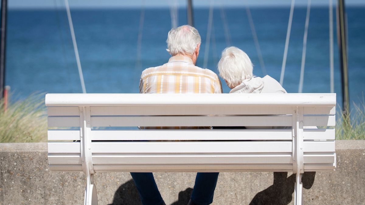Reform der Witwenrente: Rentensplitting würde Ehepaare ärmer machen