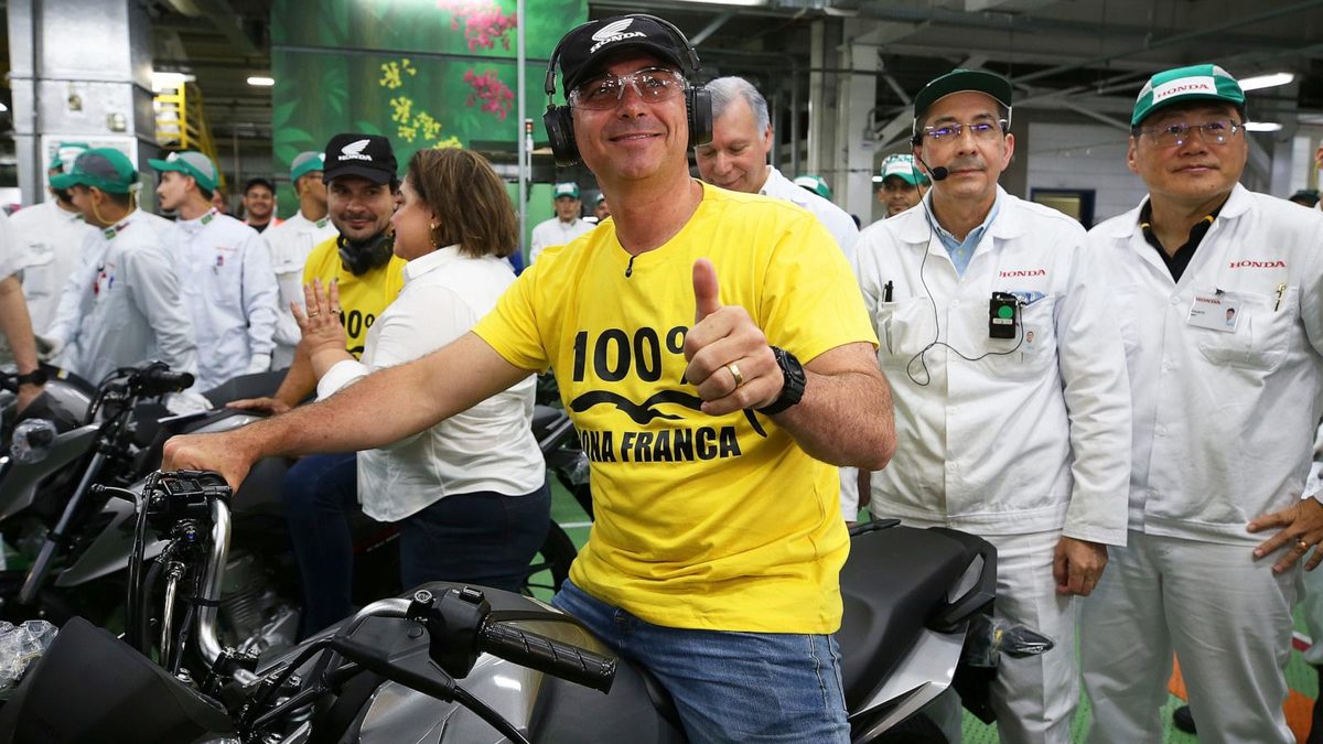 Brazil's Flávio Bolsonaro investigated over payments from disgraced banker