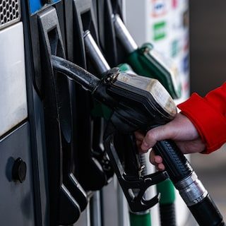 Live - Tanken wordt morgen weer wat duurder: maximumprijzen benzine en diesel opnieuw omhoog