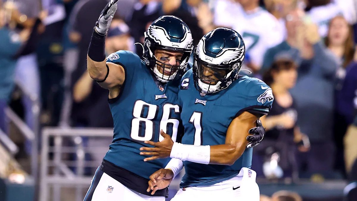 Why Zach Ertz's Eagles 'crash course' goes beyond Dallas Goedert
