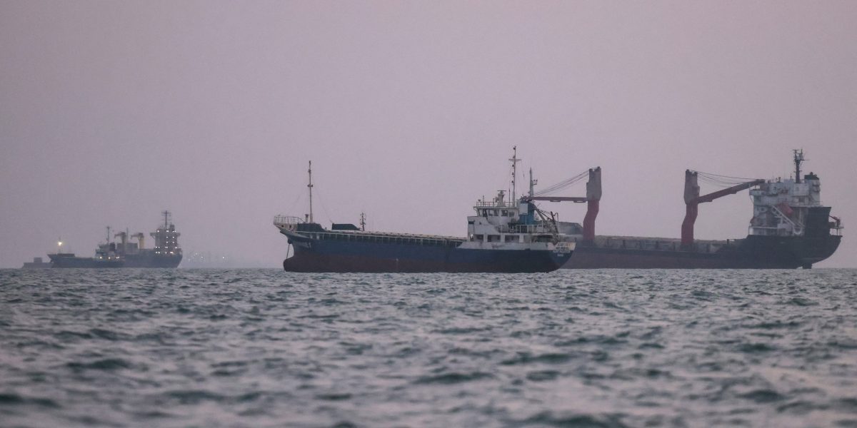 Oil prices dive on signs of Hormuz diplomacy while Saudi Arabia is left hanging in fight against an Iranian ally threat…