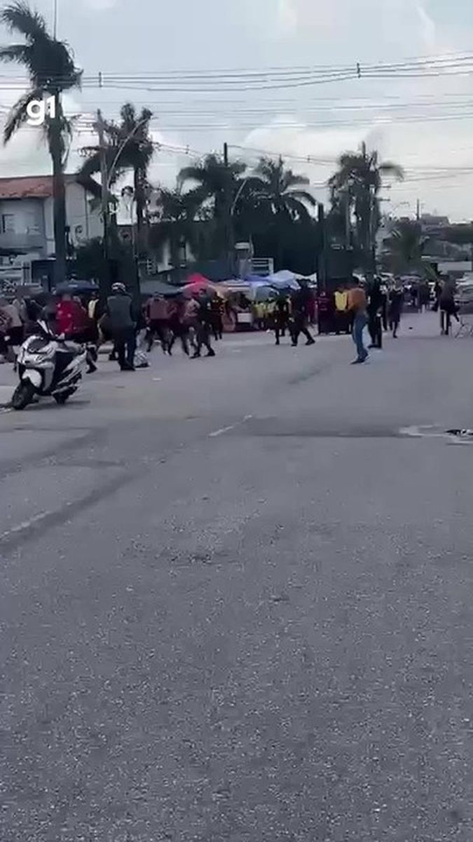 Vídeos mostram briga entre torcedores de Remo e Flamengo momentos antes do jogo no Mangueirão, em Belém