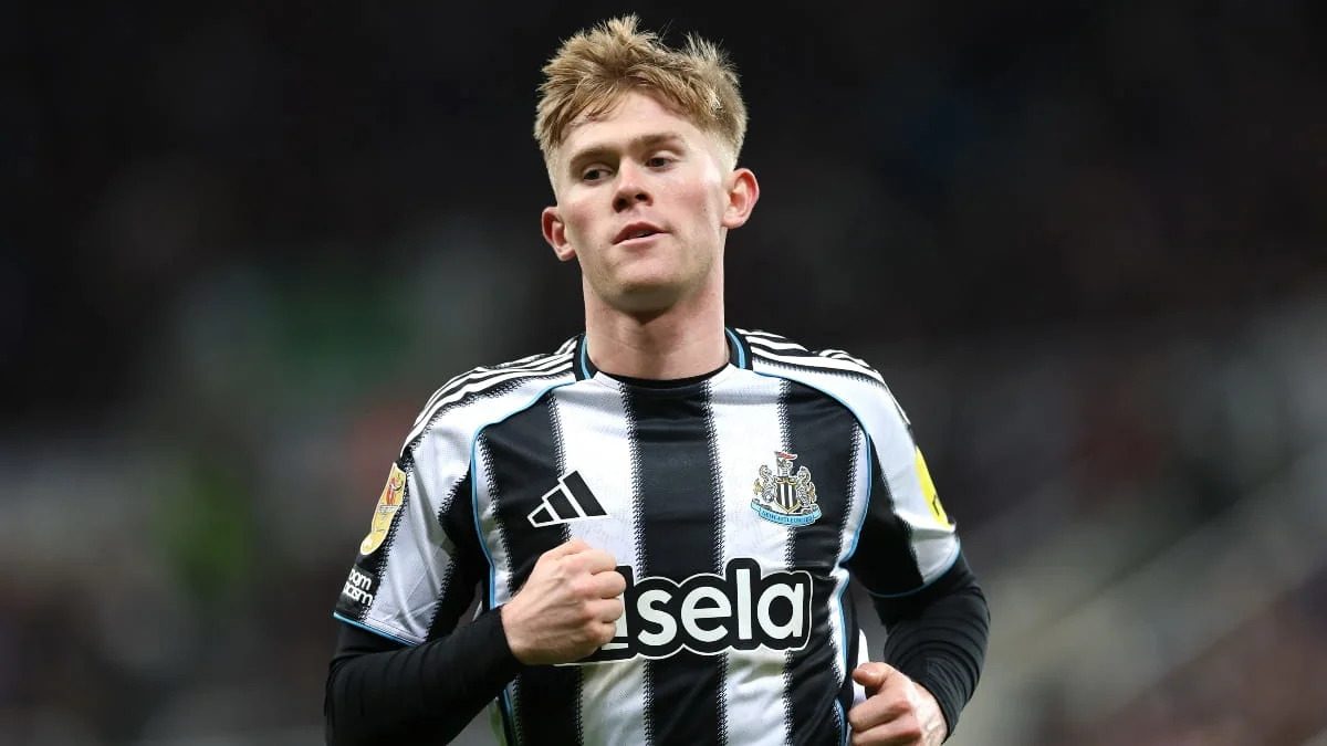 Man United’s dream target agrees new deal, INEOS in a pickle regarding next summer’s plans