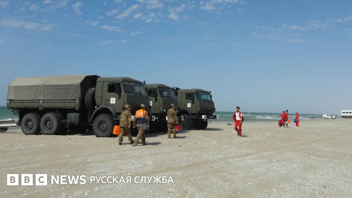 На учениях в Казахстане погибли 12 военных, которых унесло в Каспийское море. Что известно