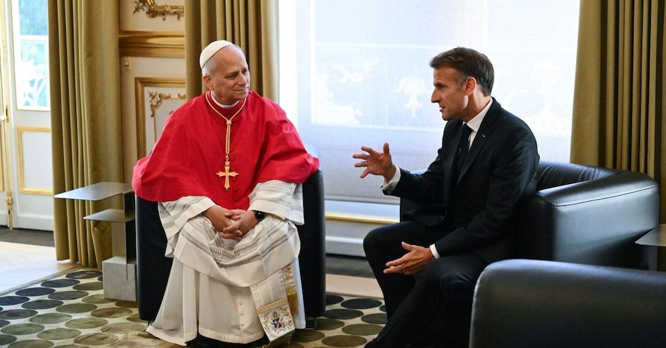 Il Papa in Francia. Mattarella: «Europa unita argine contro il predominio indiscriminato della forza»